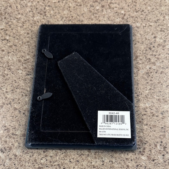 Rectangular Silver Mirrored Photo Frame - Small - Picture 2 of 3